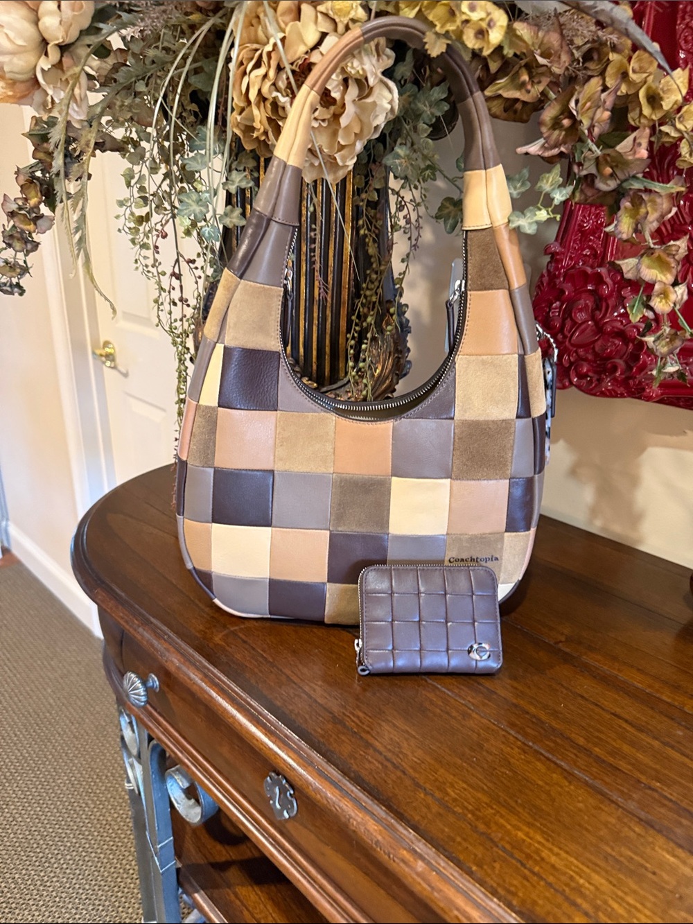 Coachtopia crescent bag with matching wallet like new
